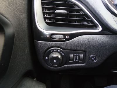 2023 Jeep Cherokee - Photo 13
