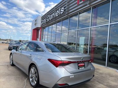 2021 Toyota Avalon Hybrid - Photo 2