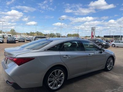 2021 Toyota Avalon Hybrid - Photo 4