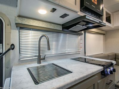 2026 Thor Motor Coach Four Winds - Photo 14