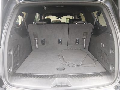 2024 Chevrolet Suburban - Photo 11