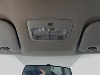 2016 Toyota Corolla — photo 18 view
