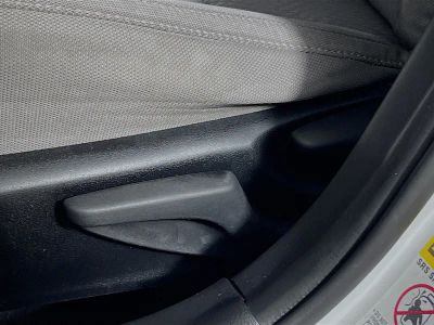 2016 Toyota Corolla — photo 13 view