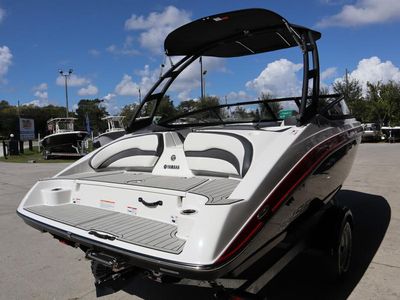 2025 Yamaha Boats AR195 - Photo 3