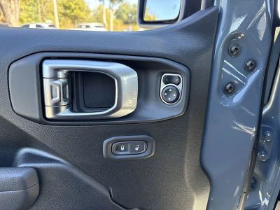 2026 Jeep Wrangler — photo 13 view