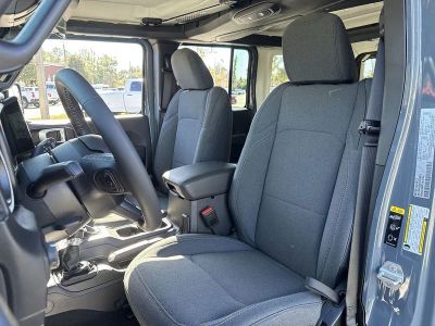 2026 Jeep Wrangler — photo 11 view