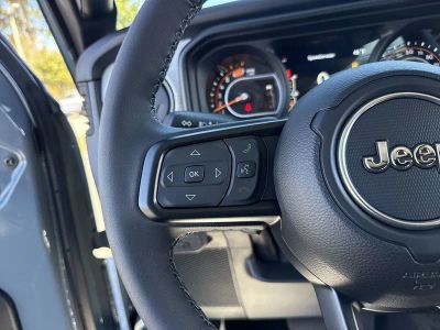 2026 Jeep Wrangler — photo 15 view