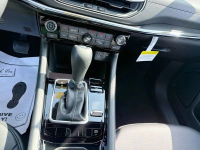 2026 Jeep Compass — photo 18 view