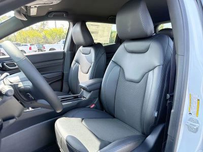 2026 Jeep Compass — photo 11 view