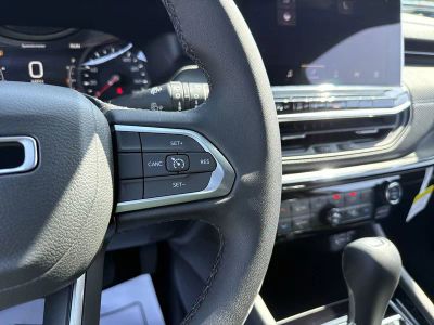 2026 Jeep Compass — photo 14 view