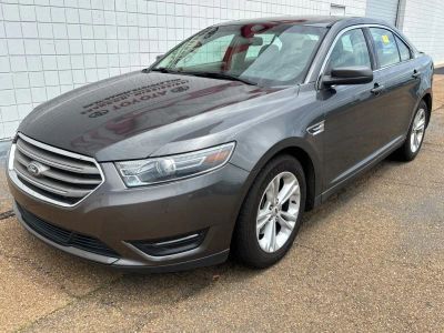 2015 Ford Taurus - Photo 1