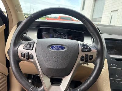 2015 Ford Taurus - Photo 21