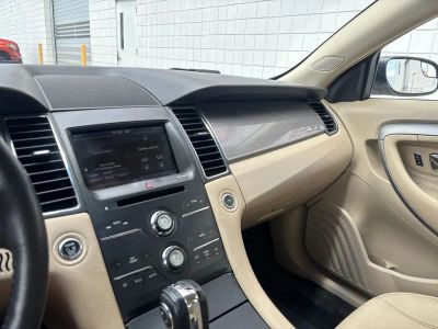 2015 Ford Taurus - Photo 16