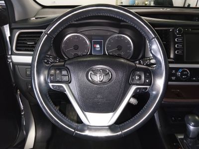 2018 Toyota Highlander - Photo 12