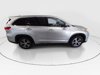 2018 Toyota Highlander - Photo 8