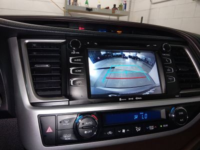 2018 Toyota Highlander - Photo 17