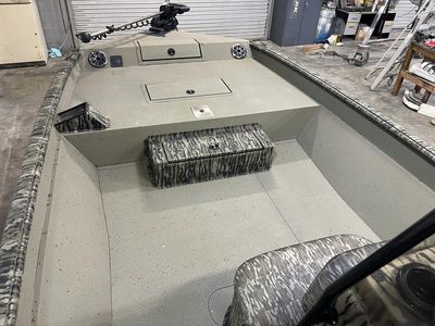 2024 SeaArk Big Daddy Center Console - Photo 14