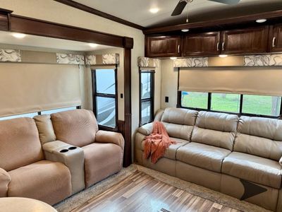 2018 Forest River RV Cardinal - Photo 18