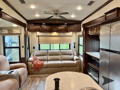 2018 Forest River RV Cardinal - Photo 11