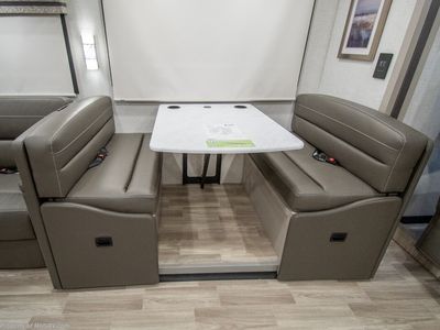 2026 Thor Motor Coach Windsport - Photo 9