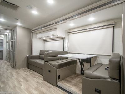 2026 Thor Motor Coach Windsport - Photo 8