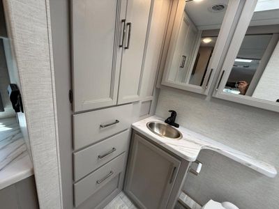2024 Thor Motor Coach Chateau - Photo 25