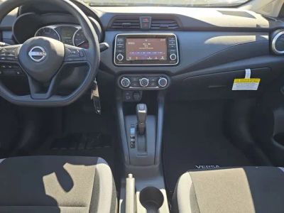 2025 Nissan Versa — photo 14 view