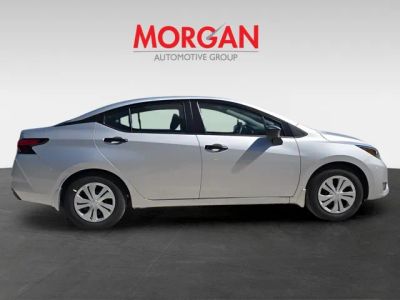2025 Nissan Versa — photo 9 view