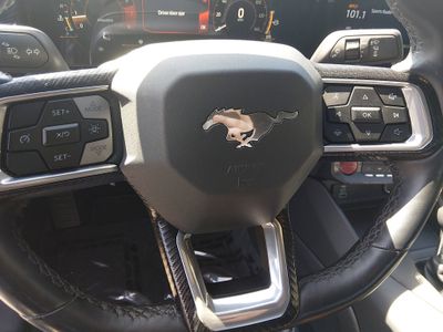 2025 Ford Mustang — photo 12 view