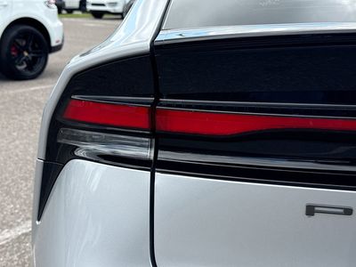 2024 Toyota Prius - Photo 10
