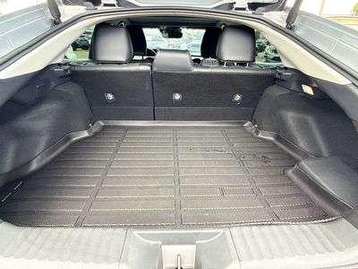 2024 Toyota Prius - Photo 11