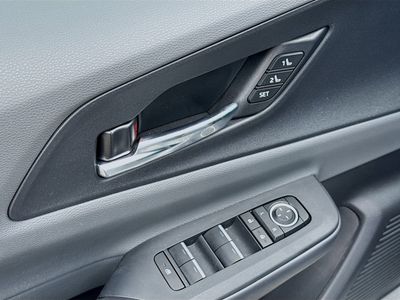 2024 Toyota Prius - Photo 21