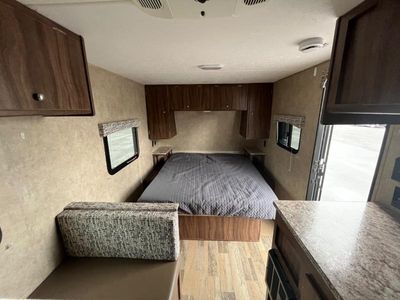 2018 Coachmen RV Viking — photo 7 view