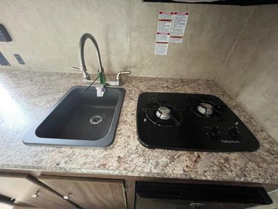 2018 Coachmen RV Viking — photo 10 view