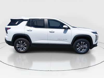 2026 Chevrolet Equinox — photo 8 view