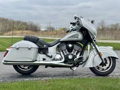 2018 Indian Motorcycle® Chieftain® Classic ABS Thunder Black — front three-quarter view