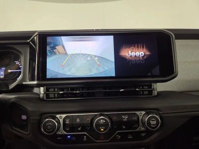 2025 Jeep Wrangler — photo 20 view