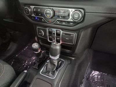 2025 Jeep Wrangler — photo 33 view