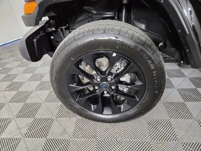 2025 Jeep Wrangler — photo 10 view