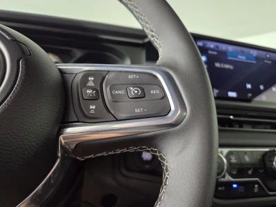 2025 Jeep Wrangler — photo 18 view