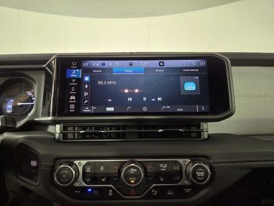 2025 Jeep Wrangler — photo 19 view