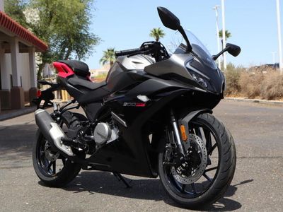 2026 CFMOTO 300SS - Photo 2
