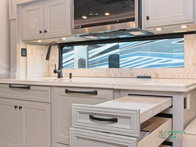 2026 Tiffin Motorhomes Phaeton - Photo 21