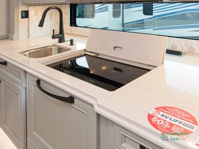 2026 Tiffin Motorhomes Phaeton - Photo 16
