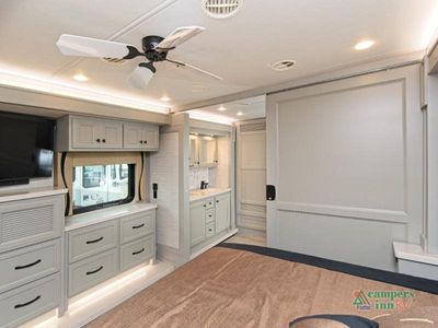 2026 Tiffin Motorhomes Phaeton - Photo 25