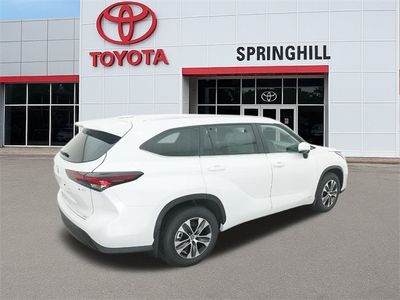 2026 Toyota Highlander Hybrid - Photo 9