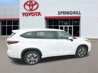 2026 Toyota Highlander Hybrid - Photo 10