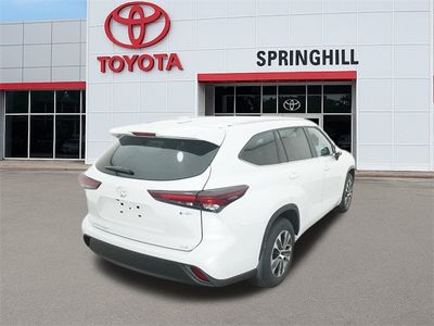 2026 Toyota Highlander Hybrid - Photo 8