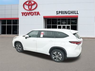 2026 Toyota Highlander Hybrid - Photo 4