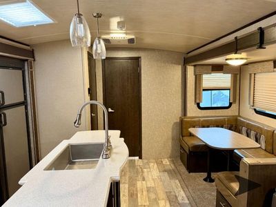 2017 Cruiser Fun Finder - Photo 9